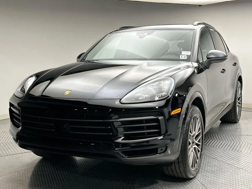 2022 Porsche Cayenne Base photo 1