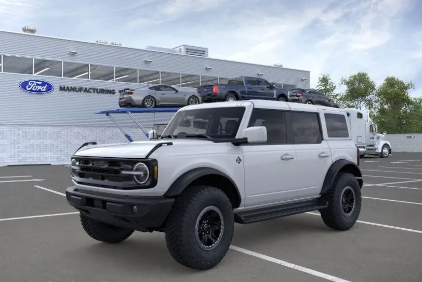 2025 Ford Bronco Outer Banks photo 1