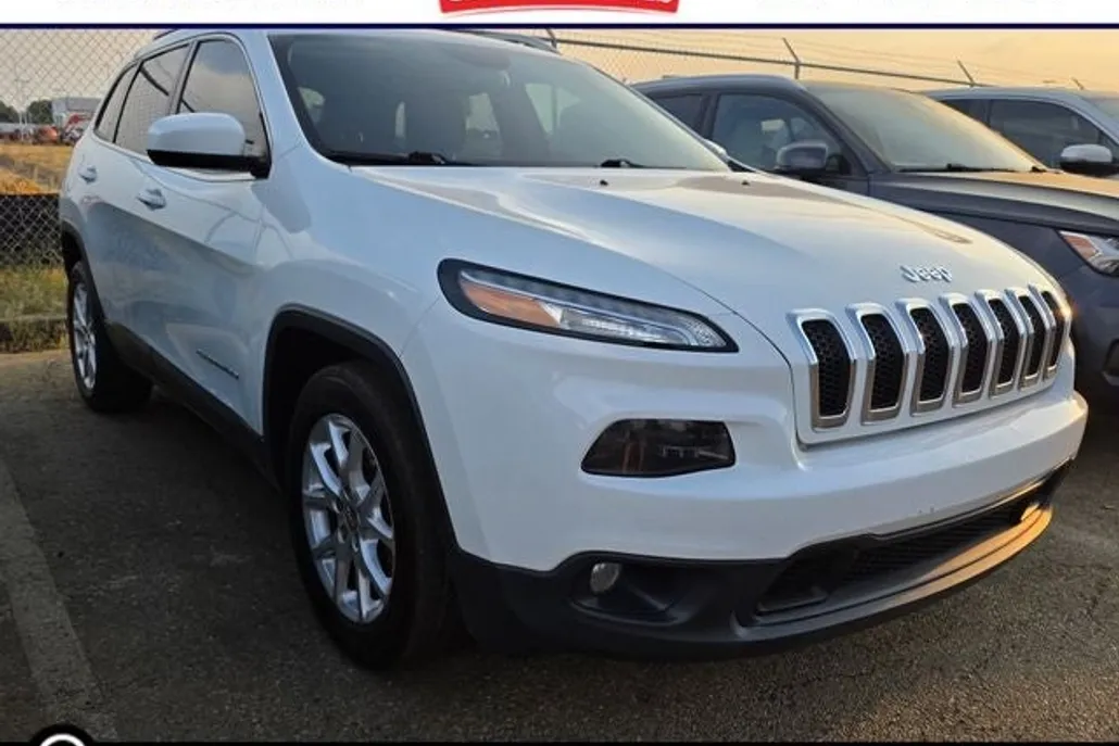 2016 Jeep Cherokee Latitude photo 1