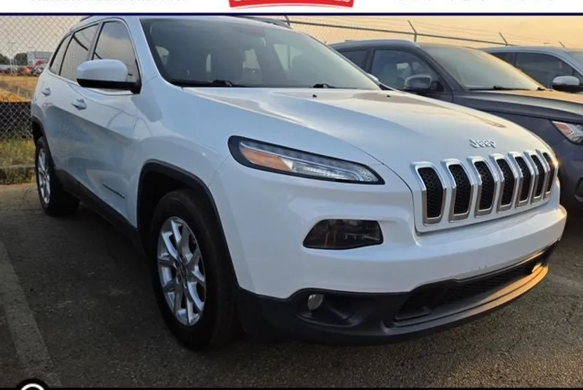 2016 Jeep Cherokee Latitude photo 1
