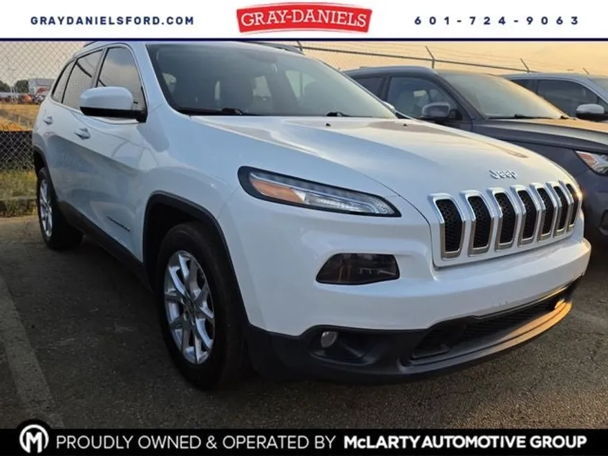 2016 Jeep Cherokee Latitude photo 1
