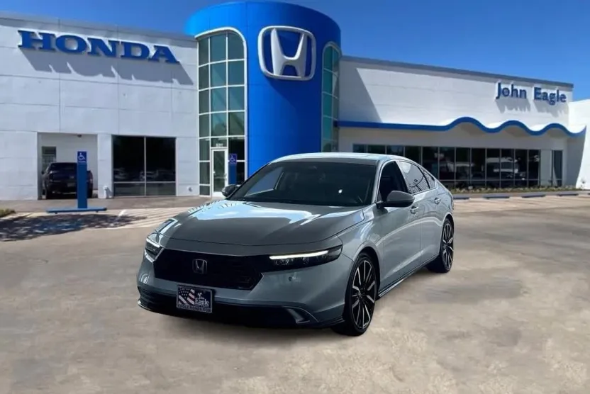 2023 Honda Accord Hybrid Touring photo 1