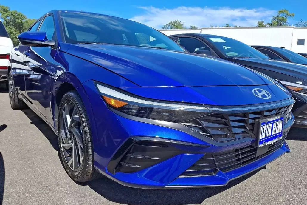 2024 Hyundai Elantra SEL Convenience photo 1