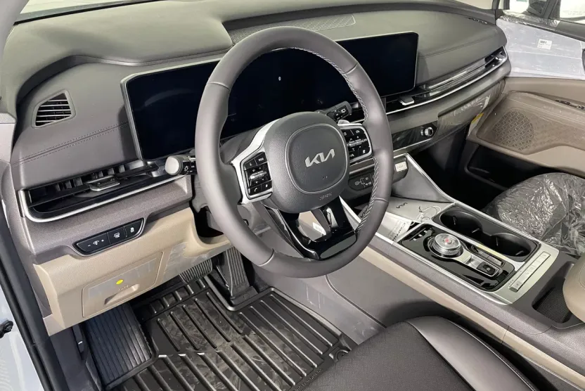 2026 Kia Carnival EX photo 1