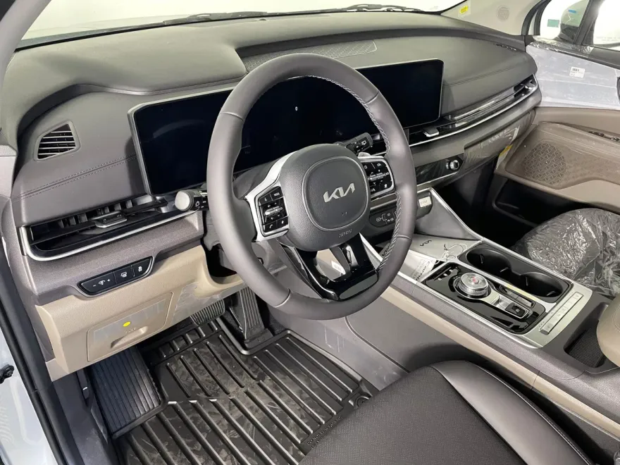 2026 Kia Carnival EX photo 1