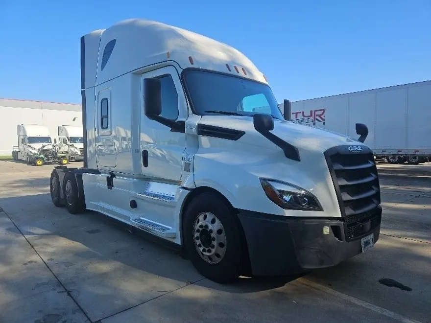 2020 Freightliner Cascadia 126" Sleeper Cab photo 1