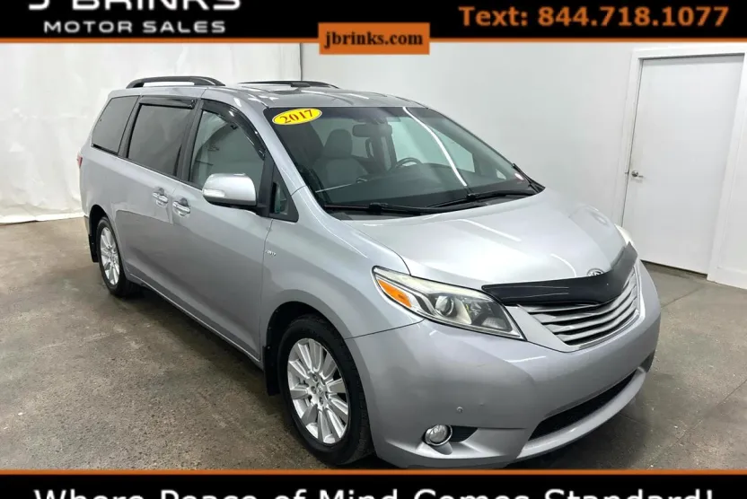 2017 Toyota Sienna Limited XLE Premium photo 1