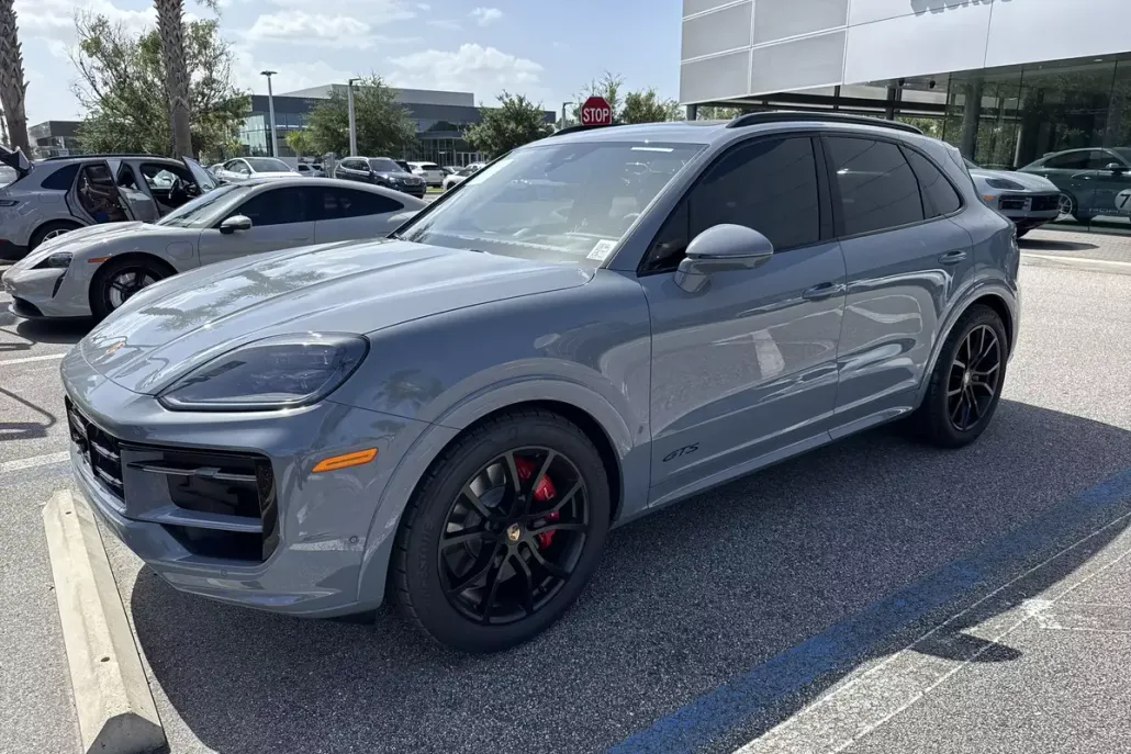 2025 Porsche Cayenne GTS photo 1
