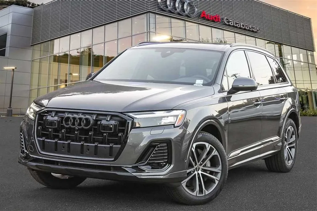 2025 Audi Q7 45 Premium Plus photo 1