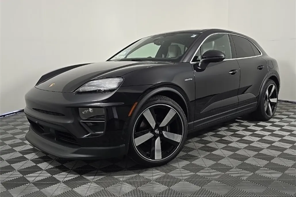 2025 Porsche Macan Electric 4 photo 1