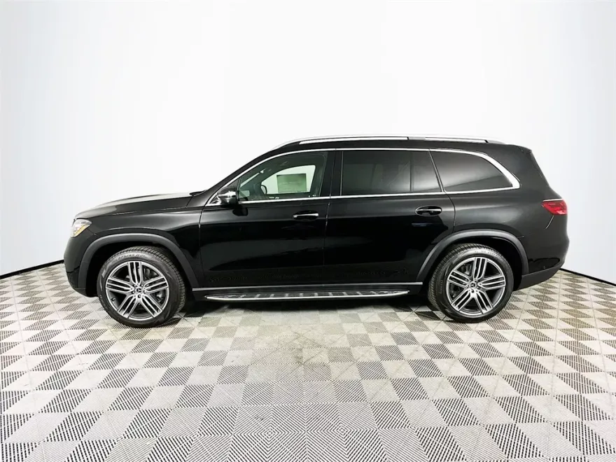 2025 Mercedes Benz GLS 450 4MATIC photo 1
