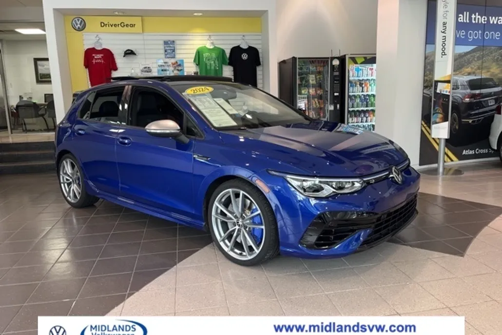 2024 Volkswagen Golf R photo 1