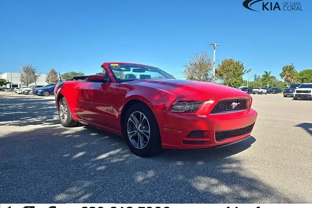 2014 Ford Mustang V6 Premium photo 1