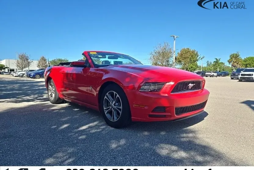 2014 Ford Mustang V6 Premium photo 1