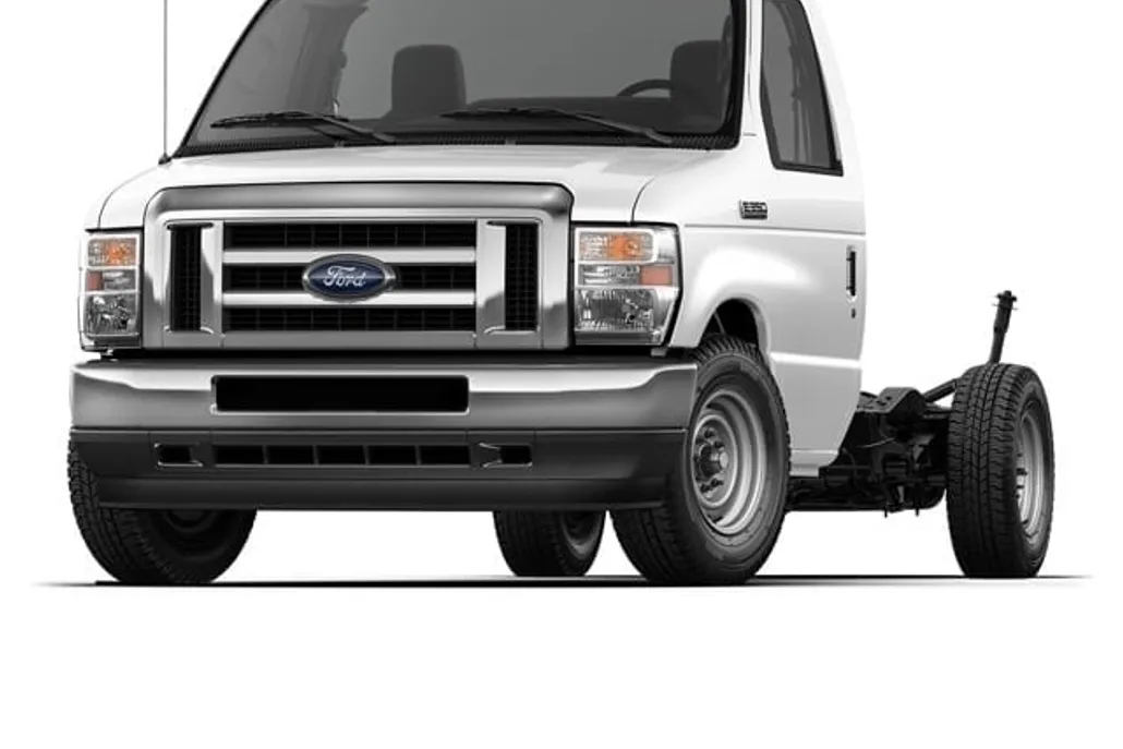 2025 Ford E-350 photo 1