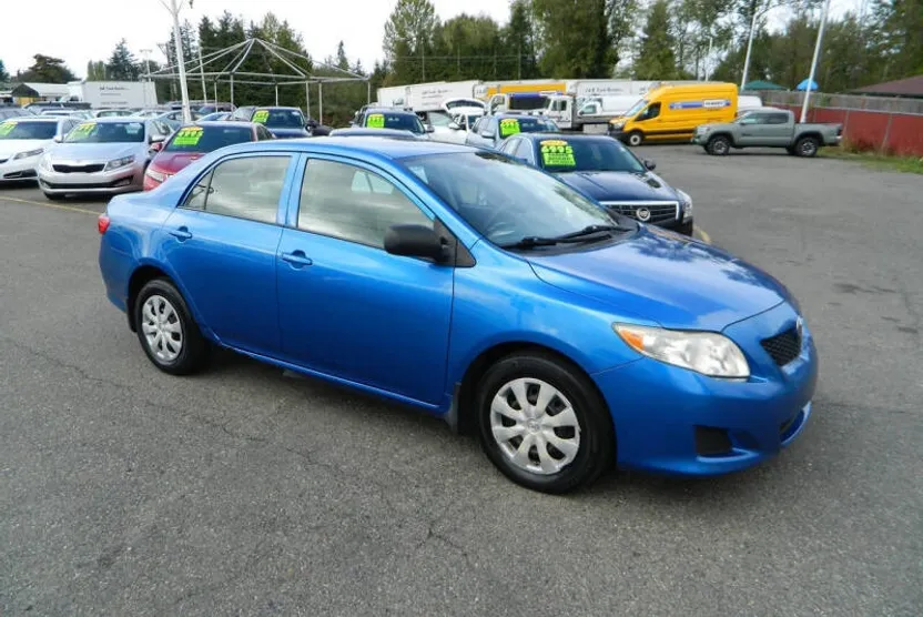 2010 Toyota Corolla LE photo 1