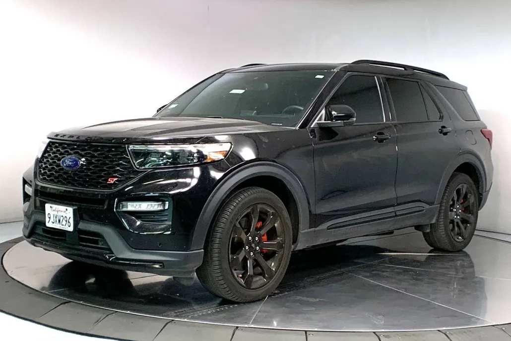 2023 Ford Explorer ST photo 1