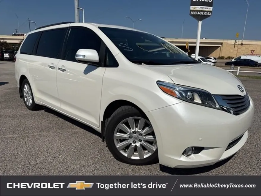 2017 Toyota Sienna Limited XLE Premium photo 1