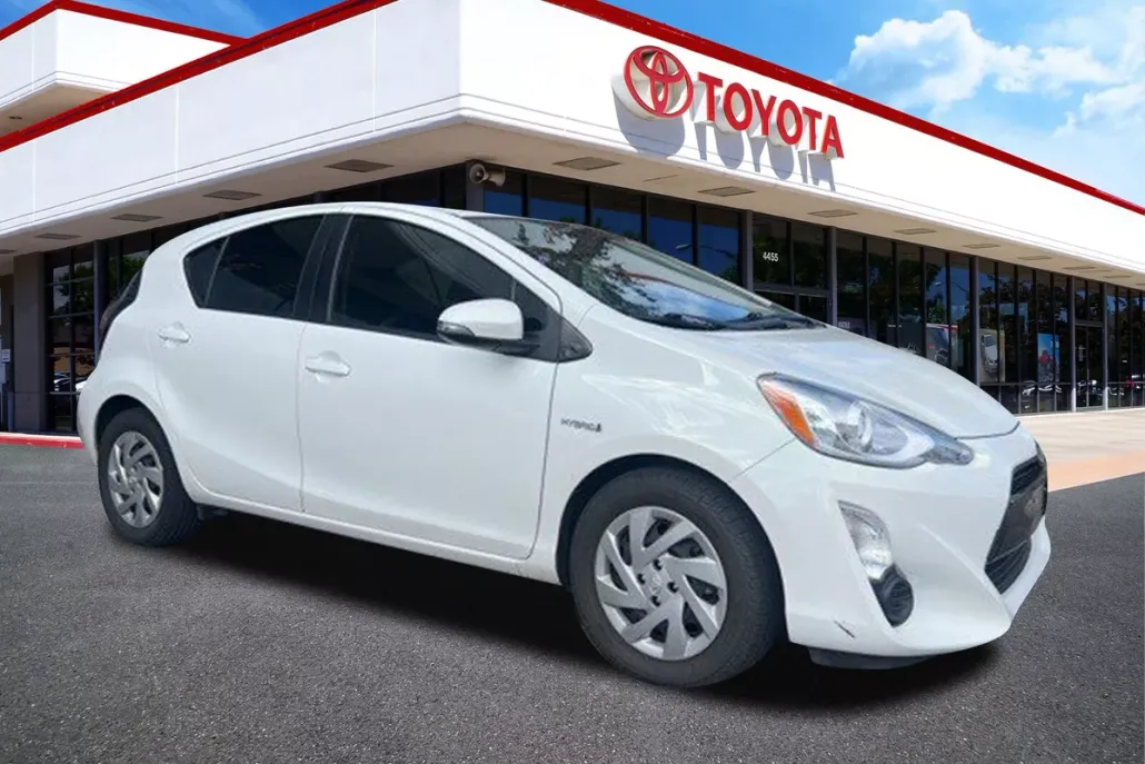 2015 Toyota Prius C Four photo 1