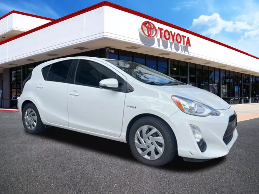 2015 Toyota Prius C Four photo 1