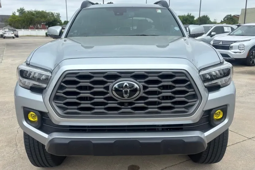2023 Toyota Tacoma TRD Off-Road photo 1
