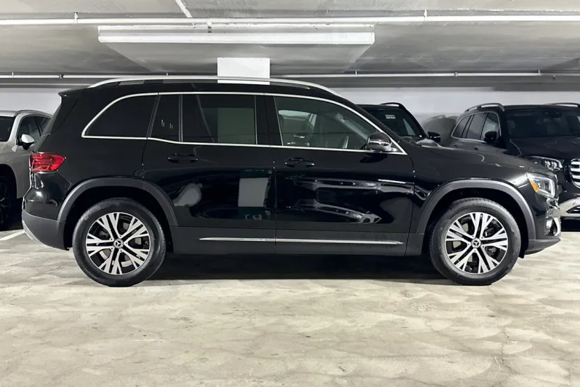 2026 Mercedes Benz GLB 250 photo 1