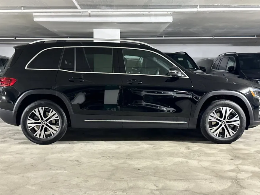 2026 Mercedes Benz GLB 250 photo 1