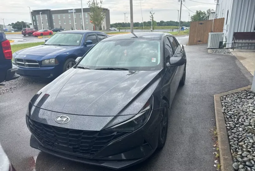 2022 Hyundai Elantra SEL Convenience photo 1