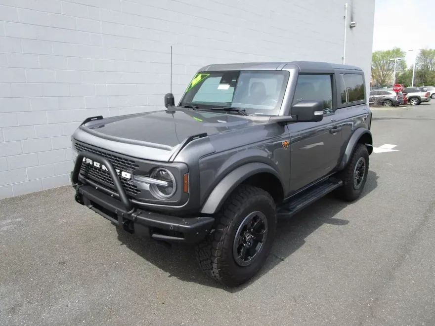 2022 Ford Bronco Badlands photo 1