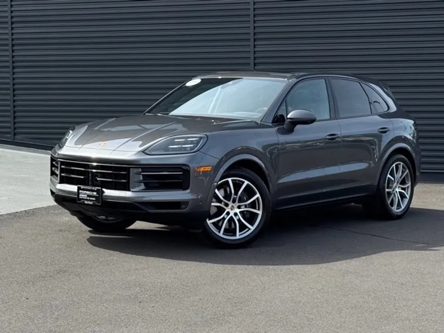 2025 Porsche Cayenne Base photo 1