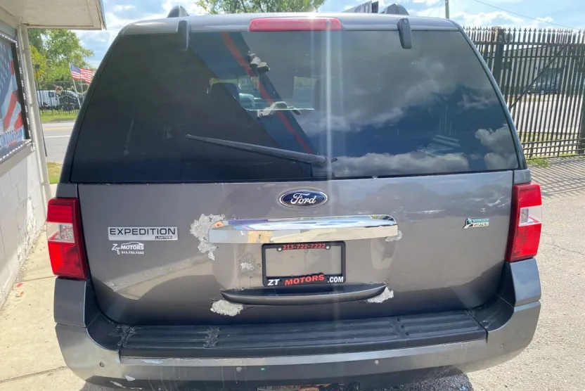 2013 Ford Expedition Limited photo 1