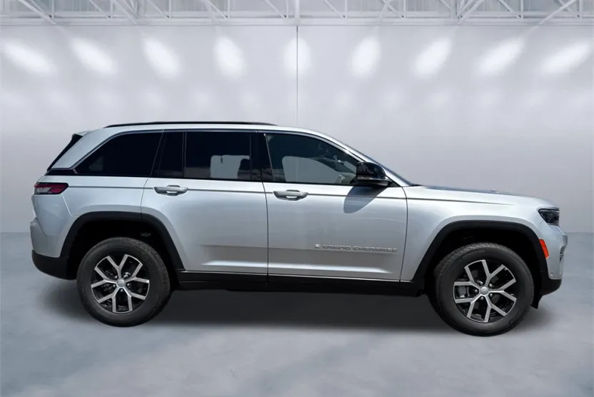 2025 Jeep Grand Cherokee Limited photo 1