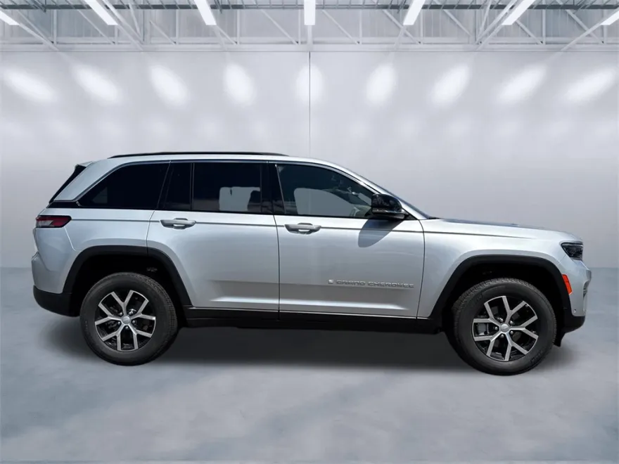2025 Jeep Grand Cherokee Limited photo 1