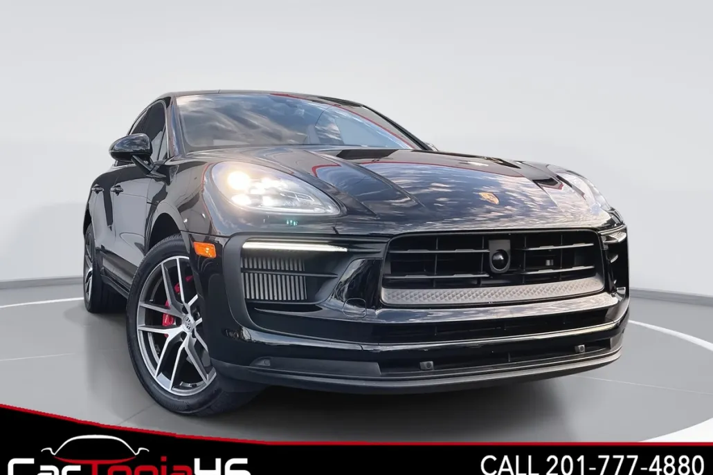 2023 Porsche Macan S photo 1