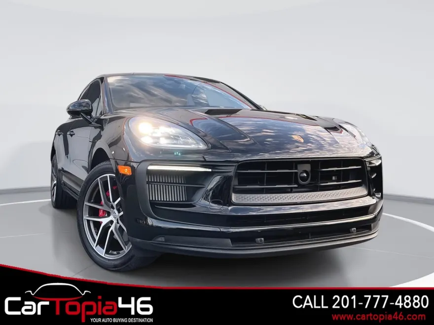 2023 Porsche Macan S photo 1
