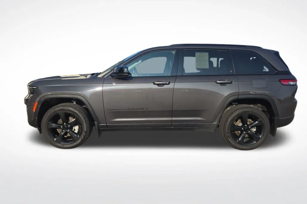2023 Jeep Grand Cherokee Limited photo 1