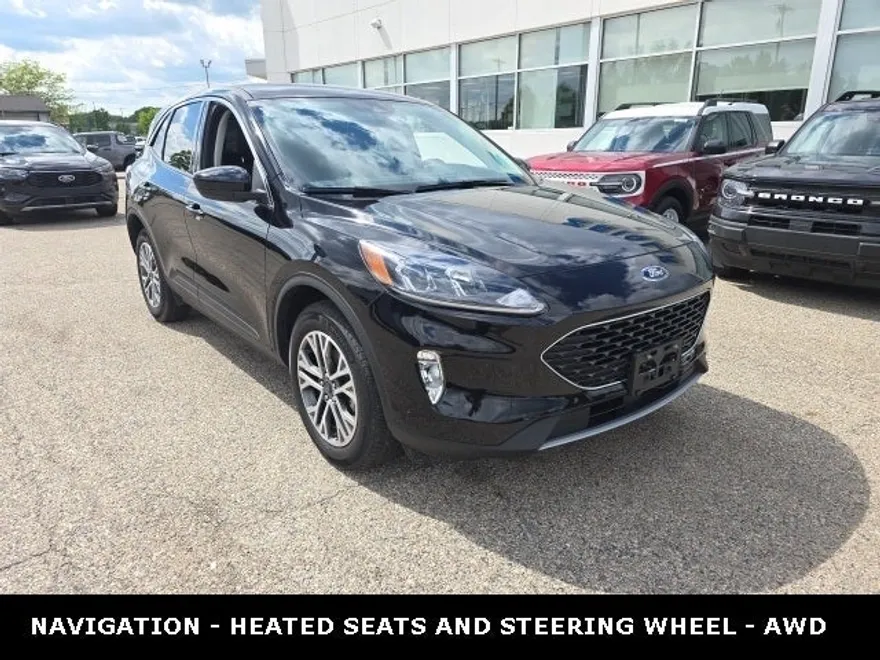 2022 Ford Escape SEL photo 1