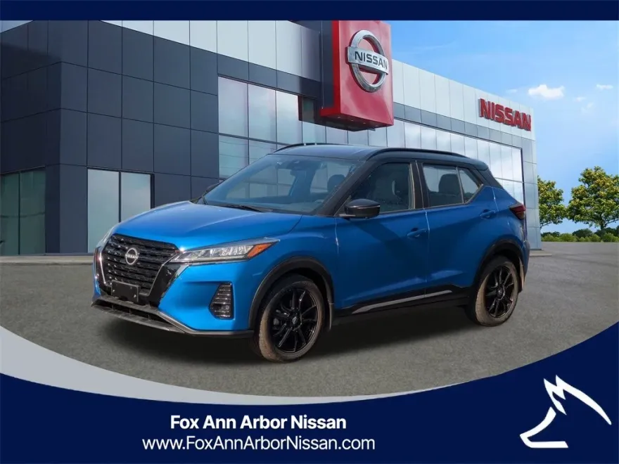 2023 Nissan Kicks SR photo 1