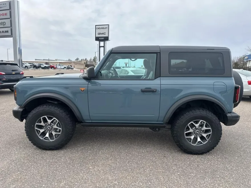 2022 Ford Bronco Badlands photo 1