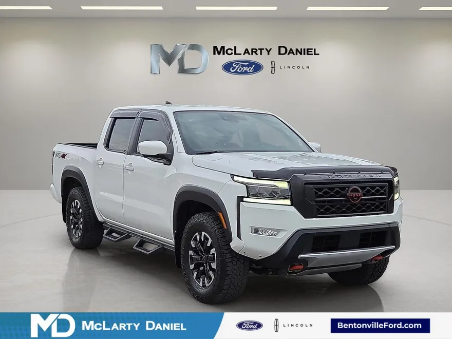 2023 Nissan Frontier PRO-4X photo 1