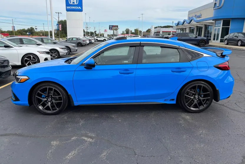 2022 Honda Civic Sport Touring photo 1