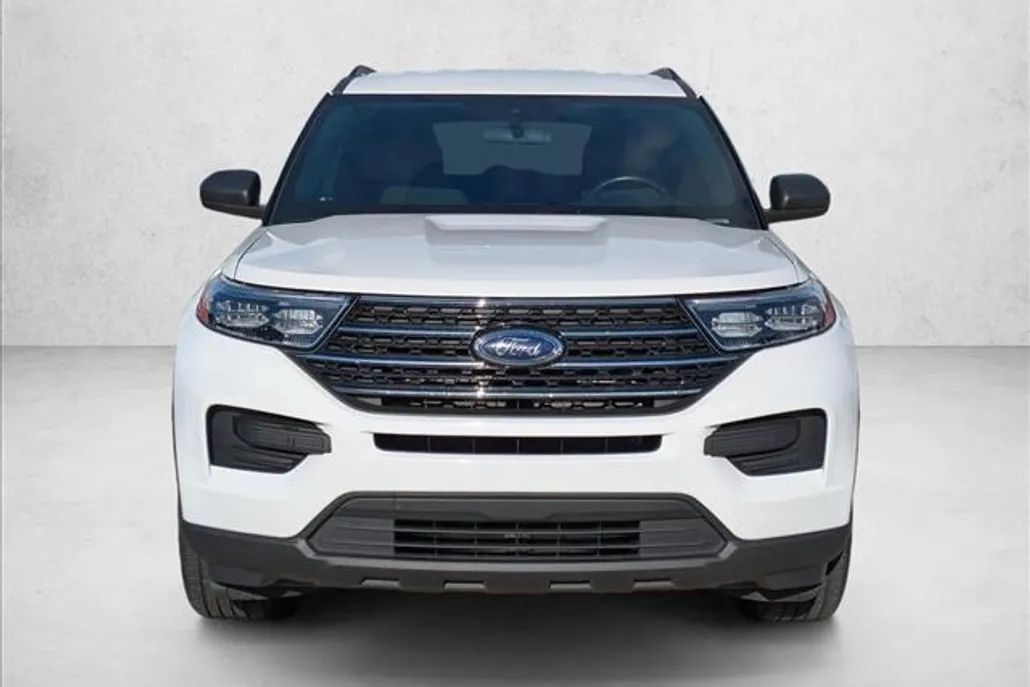 2020 Ford Explorer XLT photo 1