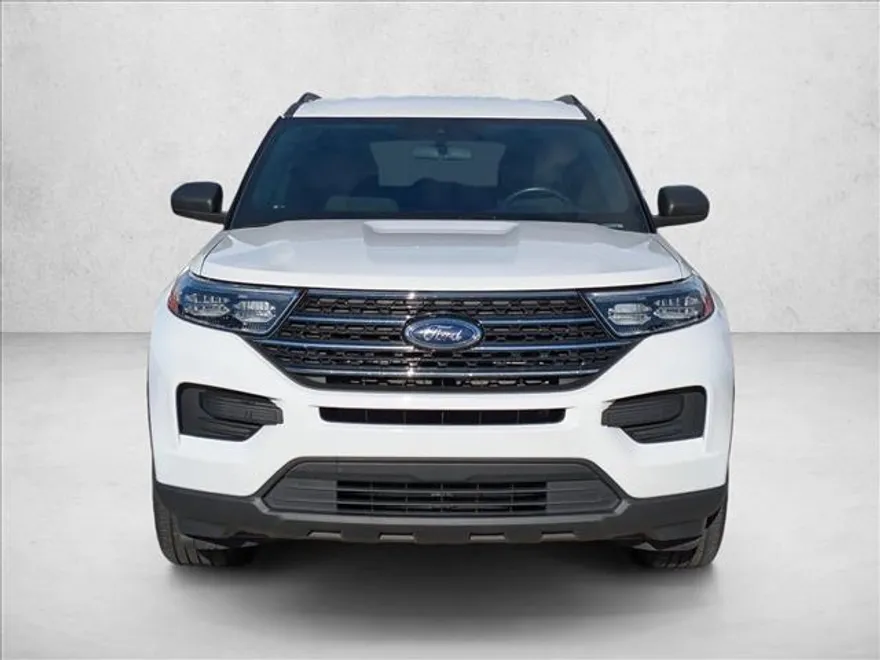 2020 Ford Explorer XLT photo 1