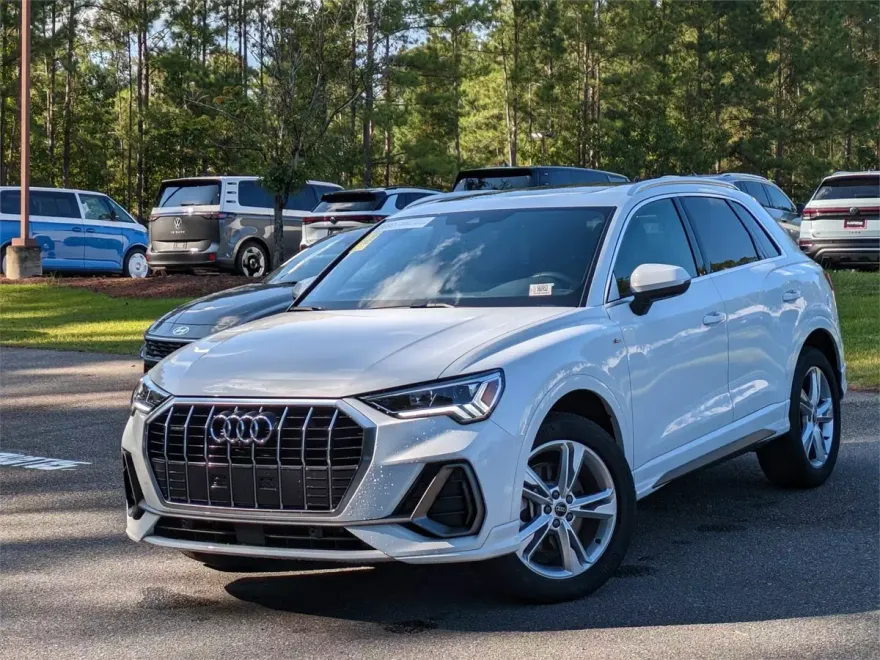 2024 Audi Q3 S line Premium Plus photo 1