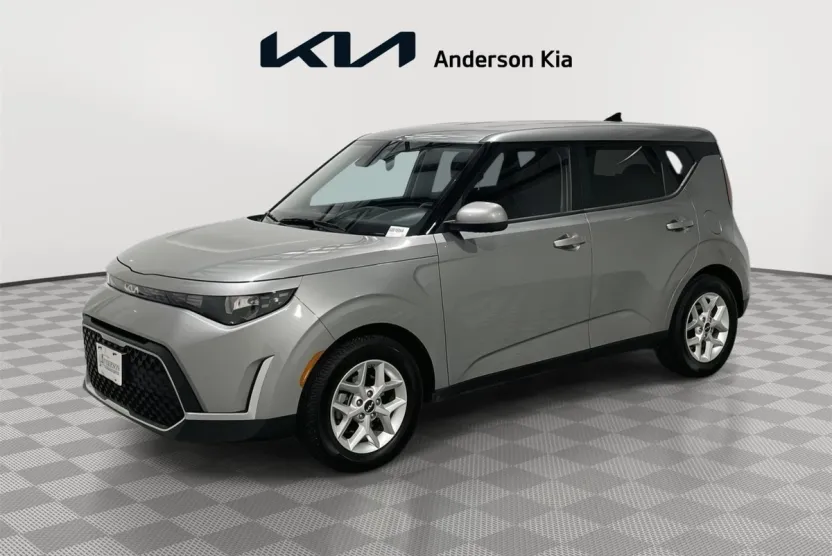 2024 Kia Soul LX photo 1