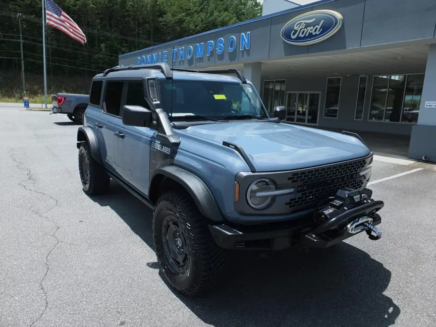 2024 Ford Bronco Everglades photo 1