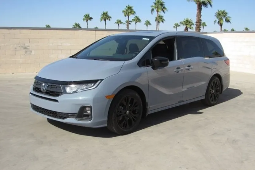 2026 Honda Odyssey photo 1