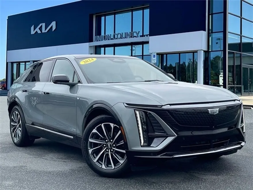 2024 Cadillac Lyriq Sport photo 1