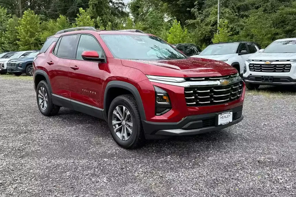 2025 Chevrolet Equinox LT photo 1
