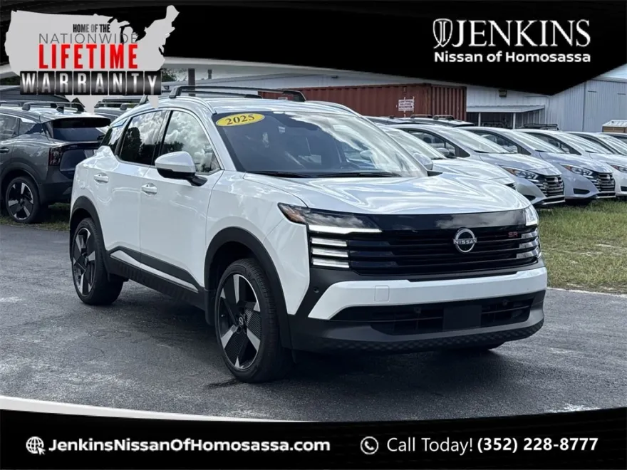 2025 Nissan Kicks SR photo 1